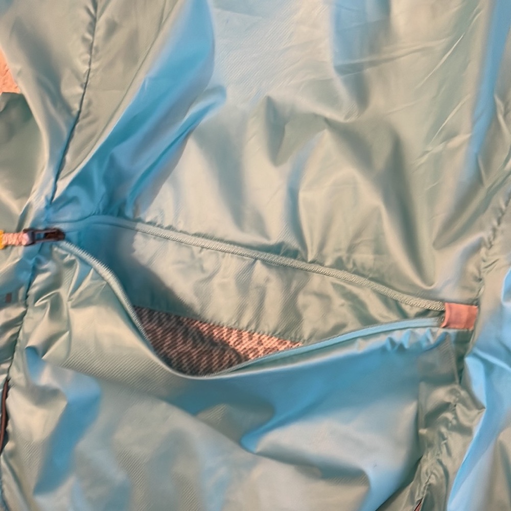 Wind breaker - Picture 5 of 7